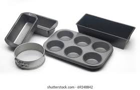 BAKING TRAYS & MOLDS